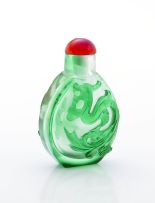 A Chinese green-overlay glass snuff bottle, 20th century