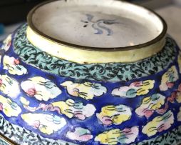 A Chinese Canton enamel bowl, Qing Dynasty, 18th/19th century
