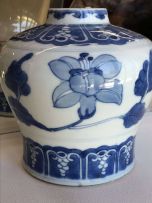 A Chinese blue and white vase, Qing Dynasty, 18th century