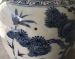 A Chinese blue and white jar, Qing Dynasty, 17th/18th century