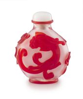 A Chinese single overlay ruby-red snowflake glass snuff bottle, Qing Dynasty, 19th century
