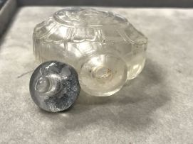 A fine Chinese carved rock crystal snuff bottle, Qing Dynasty, 18th/19th century