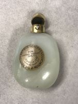 A Chinese jade and gilt-metal-mounted scent bottle, Qing Dynasty, 18th/19th century