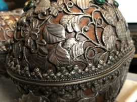A Tibetan silver overlaid double-gourd box and cover, 19th/20th century