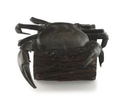 A Japanese bronze model of a crab, Meiji period, 1868-1912