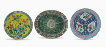 A Chinese famille-verte dish, Qing Dynasty, 19th century