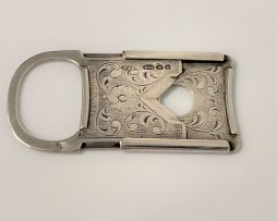 An Elizabeth II silver cigar guillotine cutter, William H Manton, Birmingham, 1976