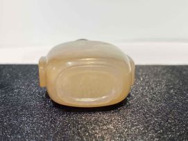 A Chinese ‘shadow’ agate snuff bottle, Qing Dynasty, 19th century