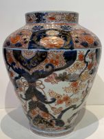 A Japanese Imari vase, Edo period, late 18th century