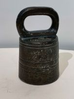 A VOC bronze weight, 1752