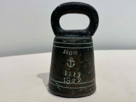 A VOC bronze weight, 1778