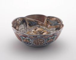 A Japanese Imari bowl, Meiji period, 1868-1912