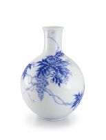 A Japanese blue and white bottle vase, late Meiji period, 1868-1912
