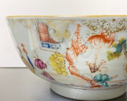 A Chinese mandarin bowl, Qing Dynasty, late 18th/early 19th century
