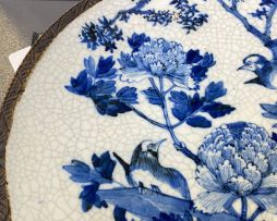 A Chinese blue and white craquelure dish, early 20th century