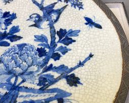 A Chinese blue and white craquelure dish, early 20th century