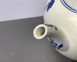 A Worcester blue and white 'Three Flowers' pattern teapot, 18th century
