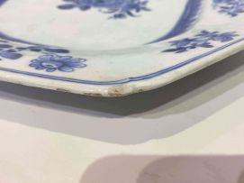 A Chinese Export blue and white octagonal plate, Qing Dynasty, Qianlong period, 1736-1795