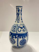 A rare Chinese blue and white bottle vase, Qing Dynasty, Kangxi period, 1662-1722