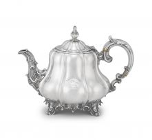 A Victorian silver teapot, The Barnards, London, 1842