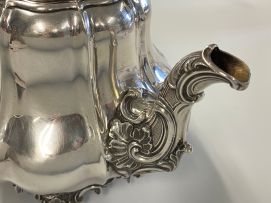 A Victorian silver teapot, The Barnards, London, 1842