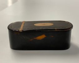 A George III tortoiseshell and rose gold inlaid snuff box, early 19th century