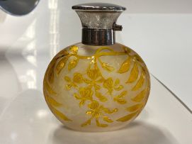 A George V silver-mounted scent bottle, Hasset & Harper Ltd, Birmingham, 1925