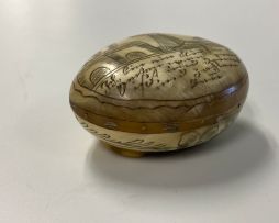 A dendritic chalcedony and gilt-metal mounted table snuff box, 19th century