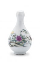 A Chinese famille-rose snuff bottle, People's Republic period, 1945-