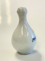 A Chinese famille-rose snuff bottle, People's Republic period, 1945-