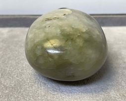 A Chinese 'pebble-shaped' jade snuff bottle, Qing Dynasty, 19th century