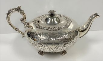 An Elizabeth II silver teapot, AE Poston & Co Ltd, Birmingham, 1956