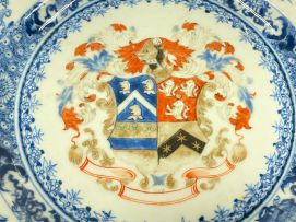 A Chinese Export armorial plate, Qing Dynasty, Qianlong period, 1736-1795