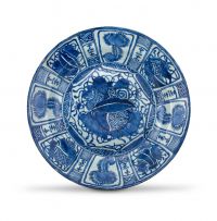 A large Chinese blue and white 'Kraak' dish, Ming Dynasty, Wanli period, 1573-1620