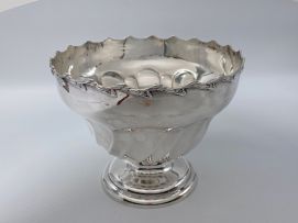 An Edward VII silver rose bowl, Cooper Brothers & Sons, Sheffield, 1905